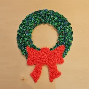 Vintage Popcorn Festive Green and Red Christmas Wreath Decoration